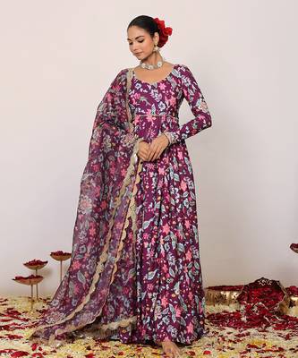 Floral printed multicolour anarkali kurta set with sweetheart neckline paired with dupatta 3