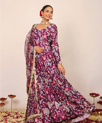 Floral printed multicolour anarkali kurta set with sweetheart neckline paired with dupatta 5