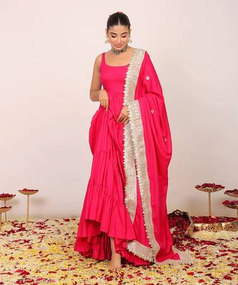 Pink solid anarkali kurta set paired with dupatta having gota work at border 3