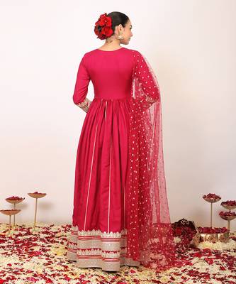 Pink solid anarkali kurta set with gota work at bottom paired with dupatta 6