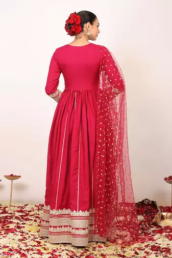 Pink solid anarkali kurta set with gota work at bottom paired with dupatta