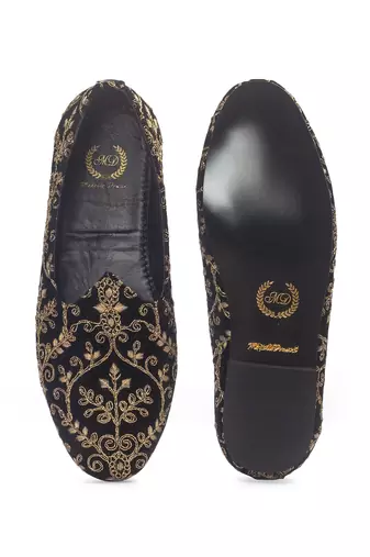 Golden maurya juttis