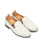 Cream jaipuri slipons