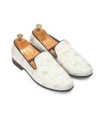 Cream ajmeri slipons