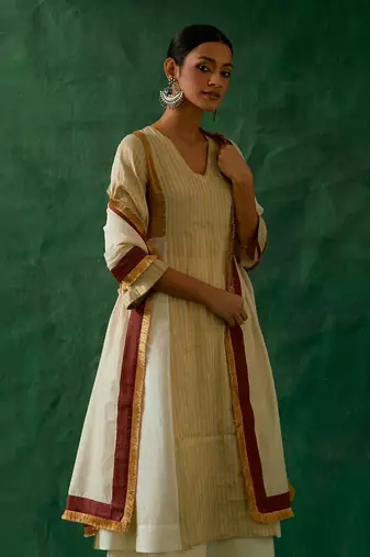 Color block gold zari kurta with woven chanderi dupatta & palazzo