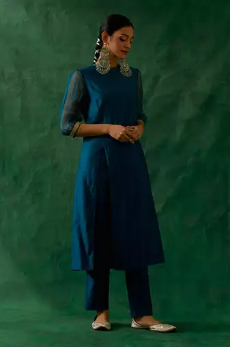 High slit kurta with embroidered lace & pants in teal blue chanderi handloom