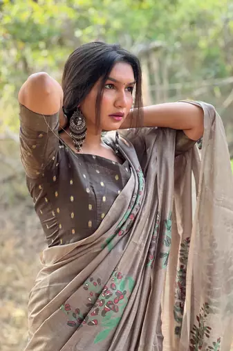 Grey Muga Cotton Printed Pallu And Contrast Border Saree With Blouse For Women