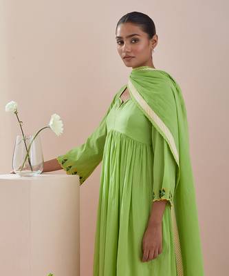 Anarkali kurta, crop pants with lace inserts, and green cotton dupatta 4
