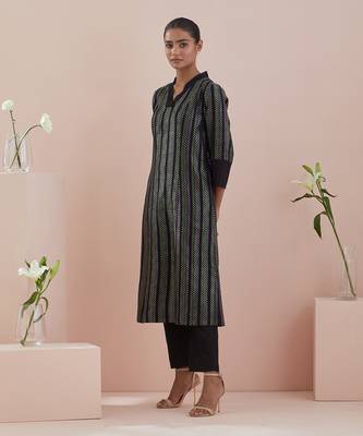A line kurta in textured cotton with solid black pants 3