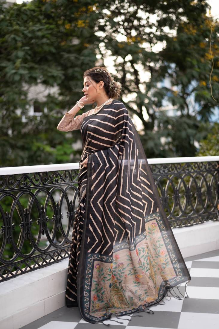 Black Tussar Silik Leriya Printed Pallu & Borderless Saree With Blouse For Women 