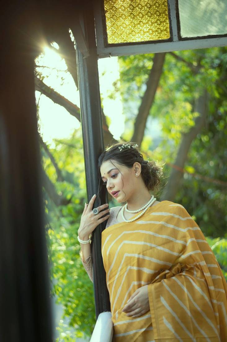 Yellow Tussar Silik Leriya Printed Pallu & Borderless Saree With Blouse For Women 