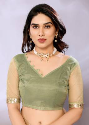 Net embellished saree with blouse piece 4