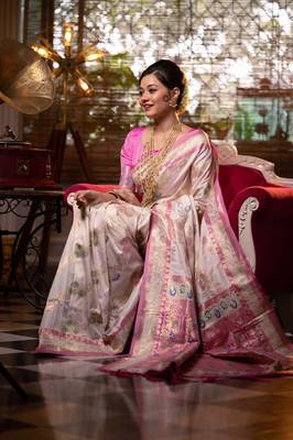 White Soft Silk Zari Weaving Designer Pallu & Border Saree With Blouse For Women 1