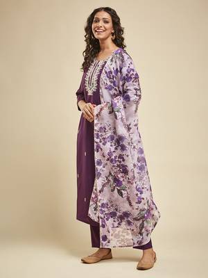 Women's Purple Chanderi Embroidered Straight Kurta with Pant And Dupatta Set 3