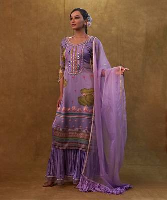 Lavender printed kurta set paired with organza dupatta and flared pants 2