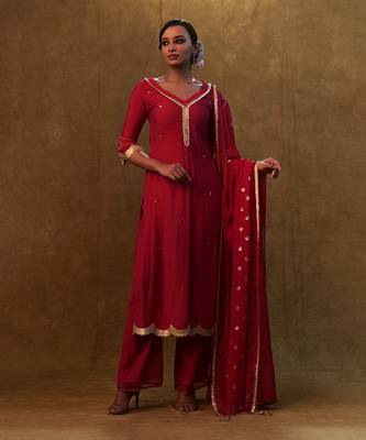 Hot pink kurta set paired with sequin embroidery dupatta and pants 1