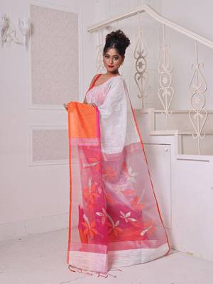Off white matka soft saree with resham pallu 2
