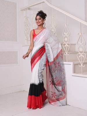 Off white matka soft saree with resham pallu 1
