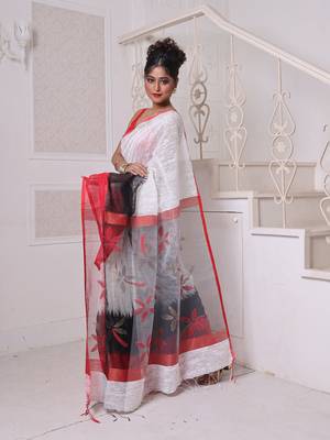 Off white matka soft saree with resham pallu 2