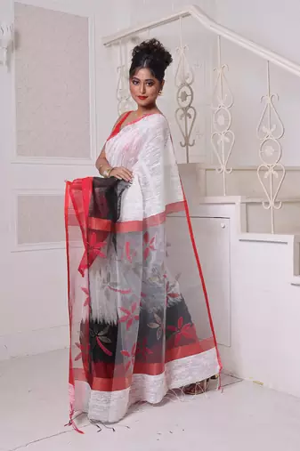 Off white matka soft saree with resham pallu