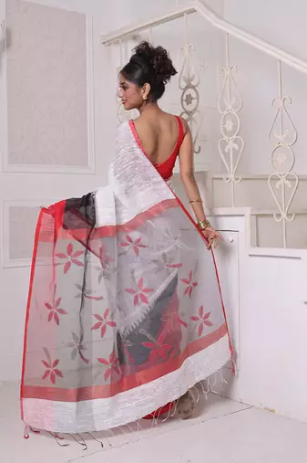 Off white matka soft saree with resham pallu