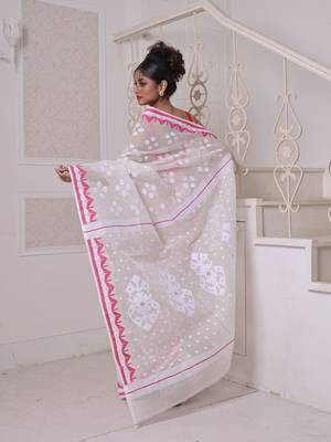 Off white cotton handwoven jamdani saree 3