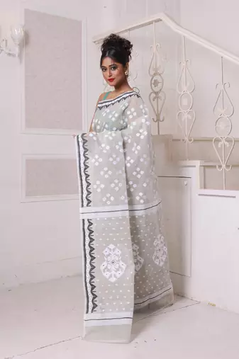 Ecru cotton handwoven jamdani saree