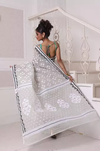 Ecru cotton handwoven jamdani saree