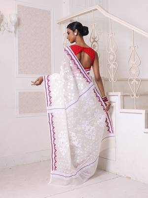 Off white cotton handwoven jamdani saree 3