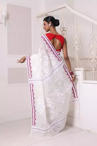 Off white cotton handwoven jamdani saree