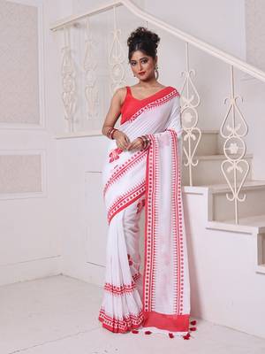 White hibiscus printed bengali style mulmul cotton soft saree 1