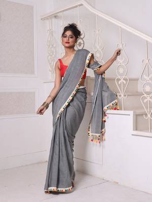 Grey mulmul cotton soft saree with patch work borders 1