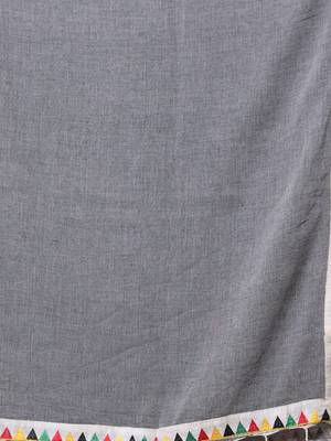 Grey mulmul cotton soft saree with patch work borders 4