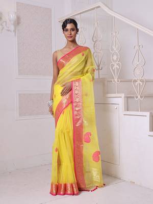 Yellow muslin saree with zari woven nakshi borders 1