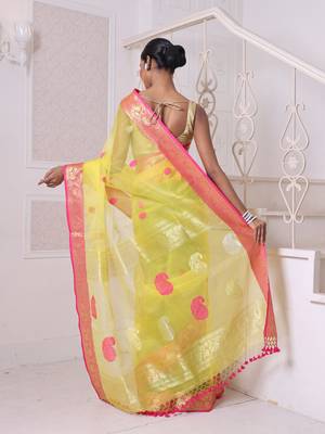 Yellow muslin saree with zari woven nakshi borders 3