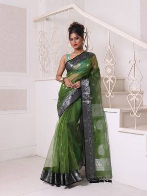 Green muslin saree with zari woven nakshi borders 1