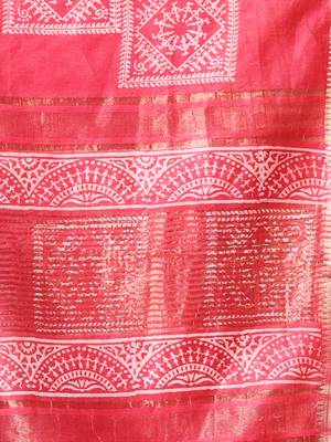 Red silk soft saree with zari borders 4
