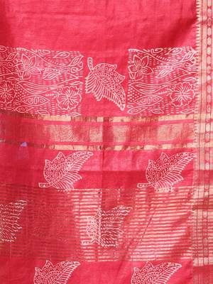Red silk soft saree with zari borders 4