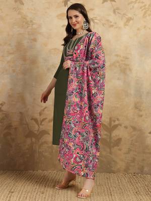 Women's Chanderi Embroidered Straight Kurta with Pant And Dupatta Set 3