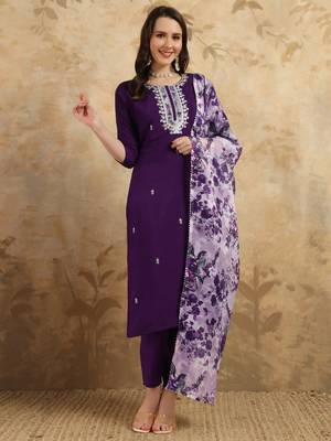 Women's Chanderi Embroidered Straight Kurta with Pant And Dupatta Set 1