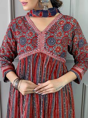 Women's Maroon Cotton Printed Straight Kurta with Pant And Dupatta Set  4