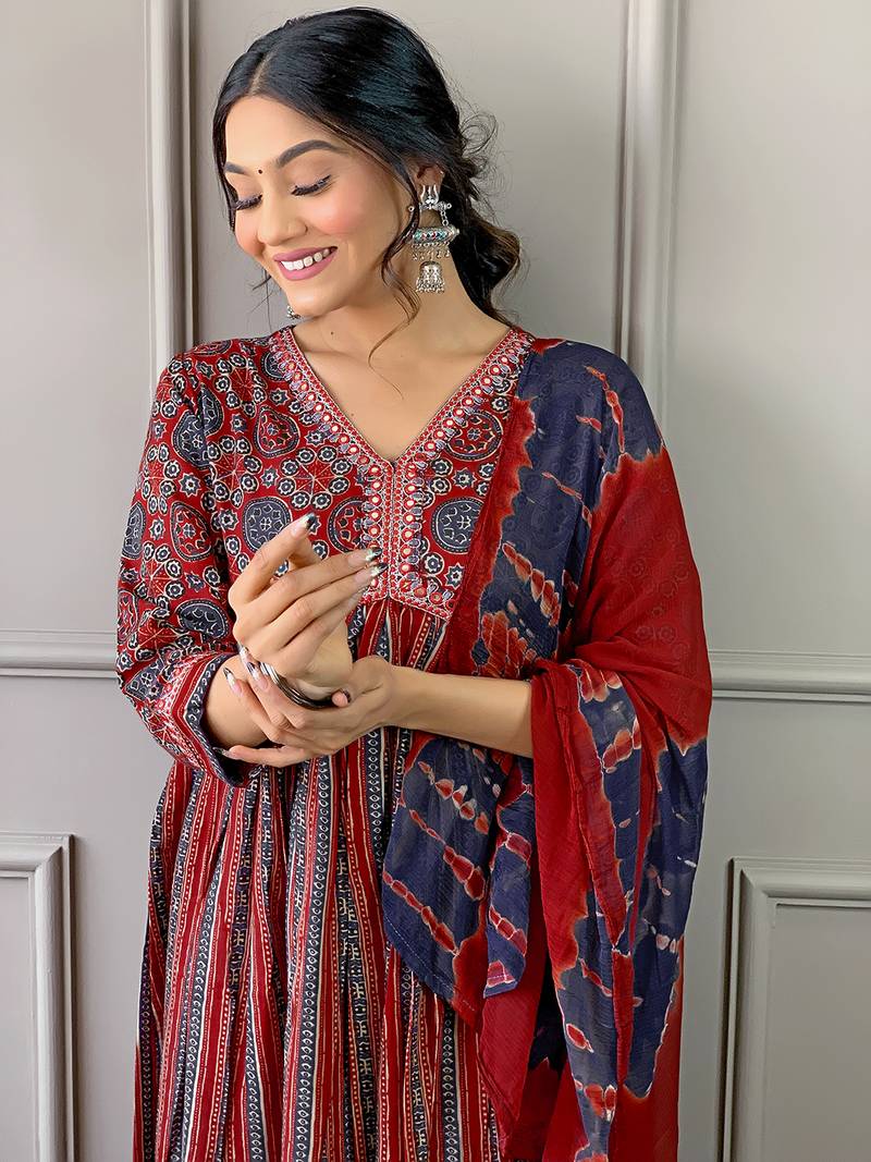 Women's Maroon Cotton Printed Straight Kurta with Pant And Dupatta Set 