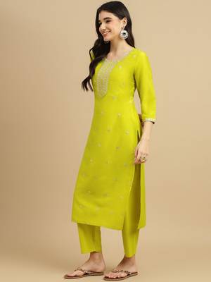 Women's Chinon Embroidered Straight Kurta with Pant And Printed Dupatta Set 3