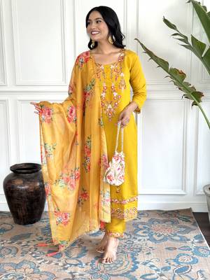 Women's Chanderi Silk Printed Straight Kurta with Pant And Printed Dupatta Set 1