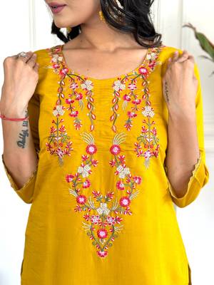 Women's Chanderi Silk Printed Straight Kurta with Pant And Printed Dupatta Set 4