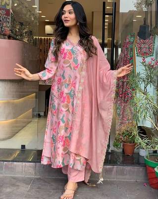 Lavish pink floral with zari embroidery kurta set with floral dupatta for every occasions 1