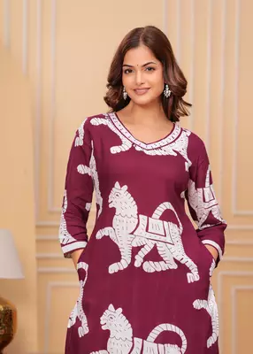 Maroon printed rayon kurta and pant set 4
