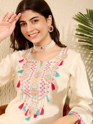 Women Off white color viscose rayon mirror work fancy kurta and bottom set 2