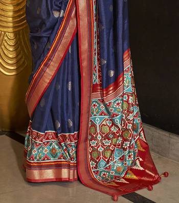 Elora pure sigma silk woven designed printed patola saree (navy blue) 4