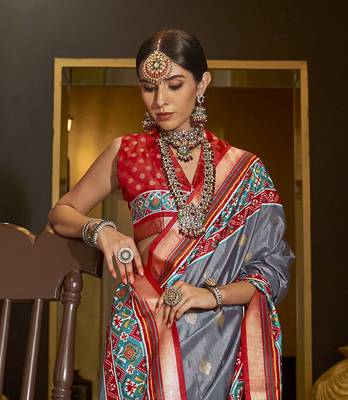 Elora pure sigma silk woven designed printed patola saree (grey) 3